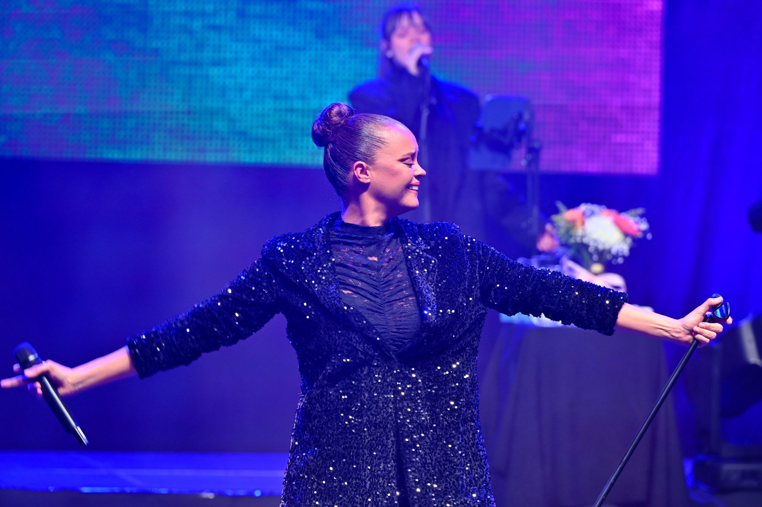 Shaila Dúrcal emociona al público en un concierto inolvidable en el Teatro Víctor Jara